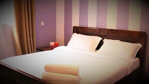 4 habitaciones, tabla de planchar con plancha y wifi gratis 