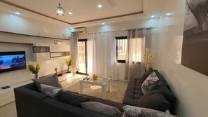 Smart-TV, Videospiele, Videothek, Stereoanlage