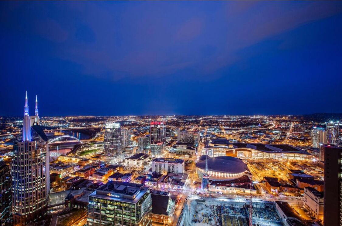 7 minutes to Broadway! Free Parking! Sleeps 6!