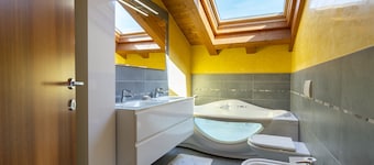 New Deal - APT with Terrace & Jacuzzi