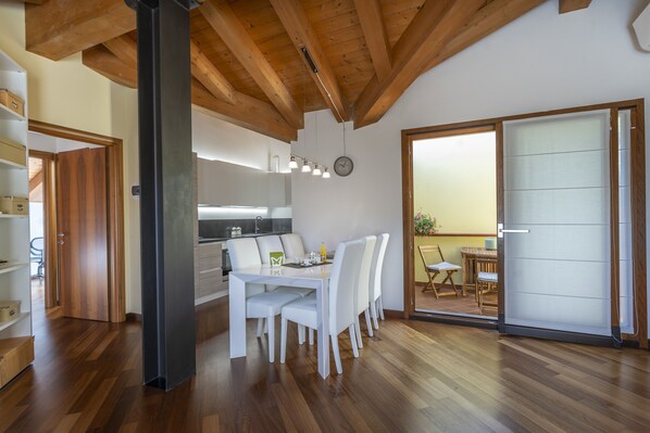 Private kitchen - New Deal - APT with Terrace & Jacuzzi (Palmanova)