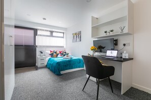 1 Schlafzimmer, Schreibtisch, Bügeleisen/Bügelbrett, kostenloses WLAN