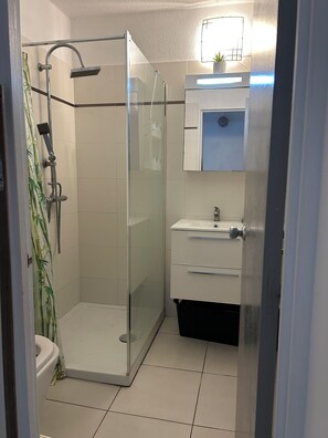 Bathroom - Very nice T5 fully air-conditioned, soundproofed (3 bedrooms and 3 bathrooms) (Les Trois-Îlets)