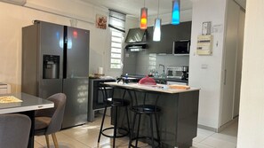 Private kitchen - Very nice T5 fully air-conditioned, soundproofed (3 bedrooms and 3 bathrooms) (Les Trois-Îlets)