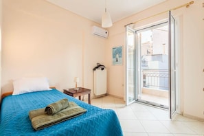 3 habitaciones, tabla de planchar con plancha, cuna de viaje y wifi 