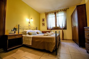 4 camere, Wi-Fi gratuito, lenzuola