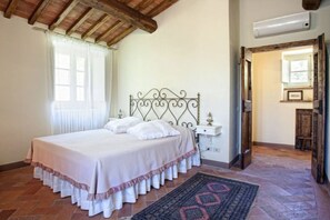 6 Schlafzimmer, Bügeleisen/Bügelbrett, kostenloses WLAN, Bettwäsche