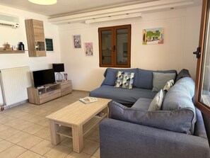 Living area - A Mediterranean oasis just a 10 minute walk from the Old Town (Malia, Crete)