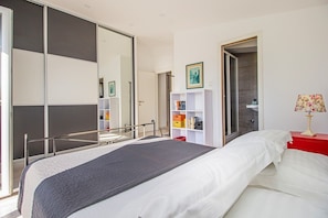 5 Schlafzimmer, Bügeleisen/Bügelbrett, WLAN, Bettwäsche