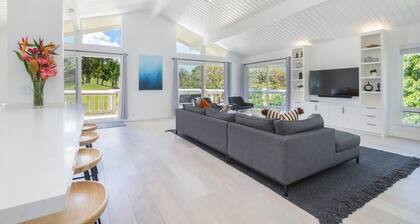 Hale Mauna Nui 4 Bedroom Home by RedAwning
