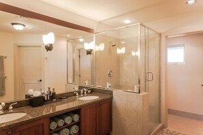 Bathroom - Halii Kai 9g 3 Bedroom Condo by RedAwning (Waikoloa)