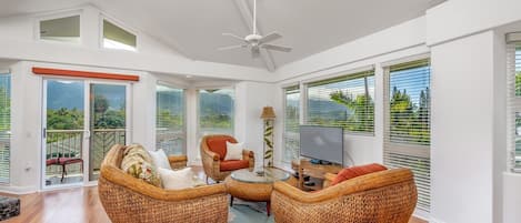 Condo, 3 Bedrooms | Living room | Smart TV