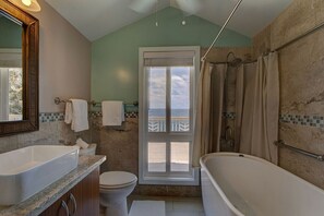 House, 2 Bedrooms | Bathroom