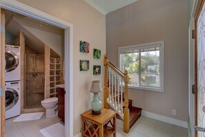 2 bedrooms, desk, laptop workspace, free WiFi