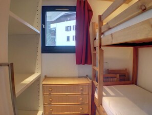 1 chambre, literie fournie