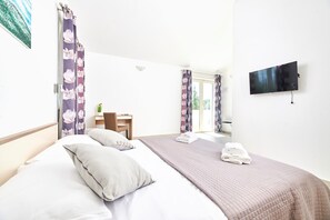 3 quartos, ferros/tábuas de passar roupa, Wi-Fi, roupa de cama