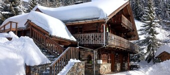 Apartment in a chalet in Les Saisies -100m from the slopes - Heart of the resort - 13 people