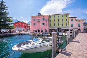 Family Apartment, Multiple Bedrooms, Lakeside (Dogana Best Lake View) | Marina
