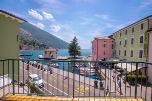 Appartement Familial, plusieurs chambres, en bord de lac (Dogana Best Lake View) | Enceinte de l’hébergement