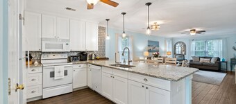 Salt & Light - 1st Floor 3BR unit in True Blue