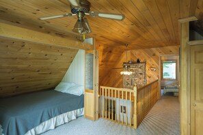 5 bedrooms, free WiFi, bed sheets