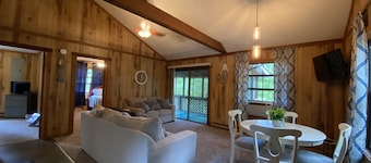 Cozy Waterfront Cabin on Rough River Lake