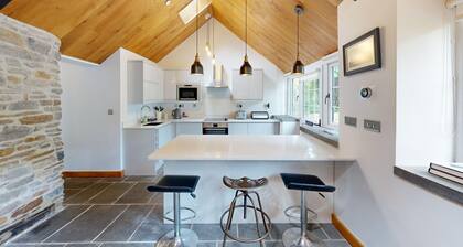 Nant y Plas - sleeps 2 guests in 1 bedroom