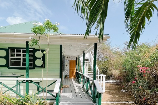 The Front of Aloe Cottage!