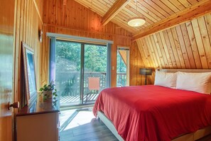 4 bedrooms, desk, internet, bed sheets - Hebron Cabin: 4 Bdrms |Sleeps8 (13 incl kids)| Hot tub * Pet Friendly (Fairmont Hot Springs)
