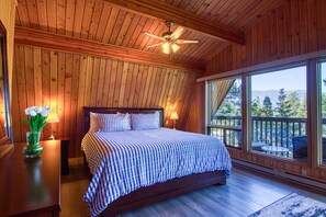 4 bedrooms, desk, Internet, bed sheets - Hebron Cabin | 4BR | Hot Tub | Pet Friendly (Fairmont Hot Springs)