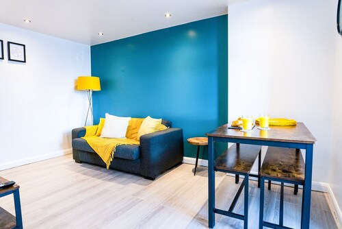 Perfect flat for the beach and town centre