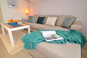 Apartamento standard | Individualmente decorados, individualmente mobiliados, escrivaninha