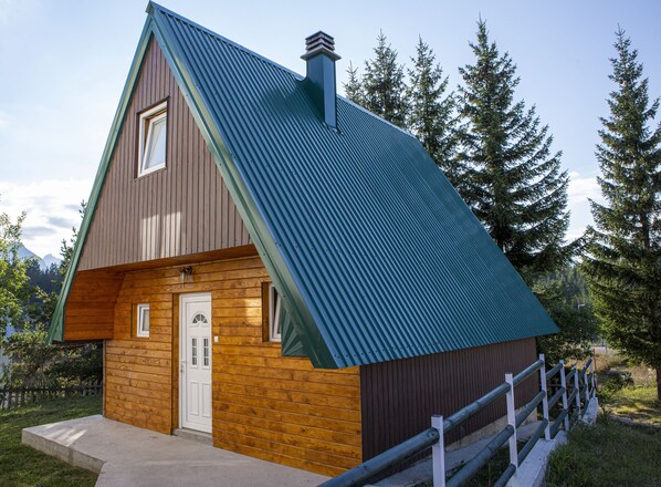 Exterior - Cheerful Holiday Home Ideal For 6 People (Zabljak)