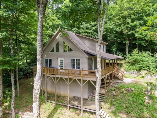 Gone Ski'Inn  - Pet Friendly! Minutes to ski slopes, golf course, tennis, shopping, and more!