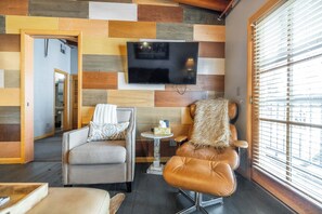 Smart-TV og stereoanlegg