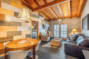 Smart-TV og stereoanlegg