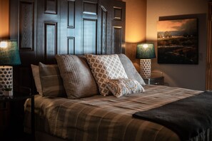 2 bedrooms, desk, iron/ironing board, travel crib