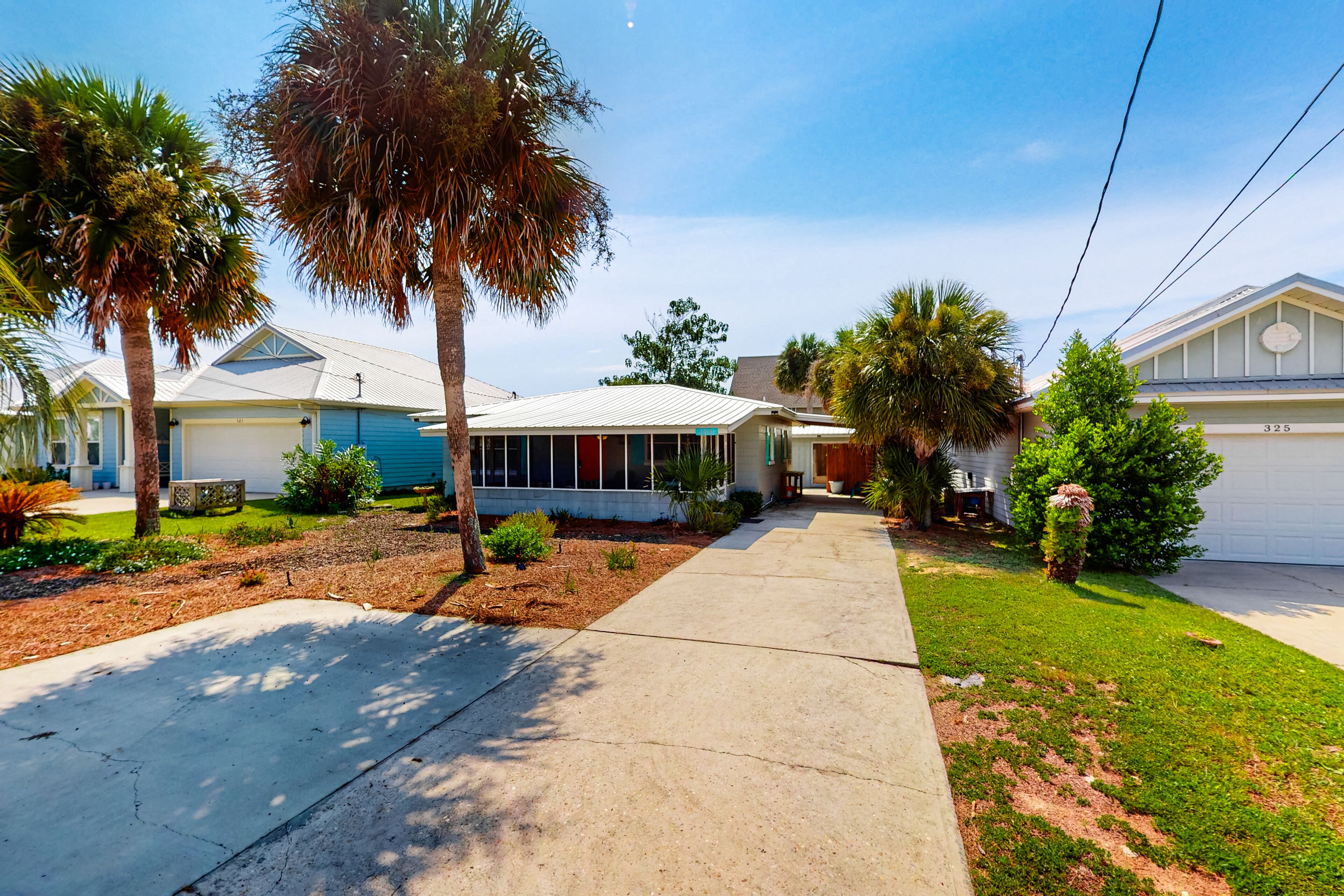 Charming house & studio with high-speed WiFi, central AC, grill & screened porch