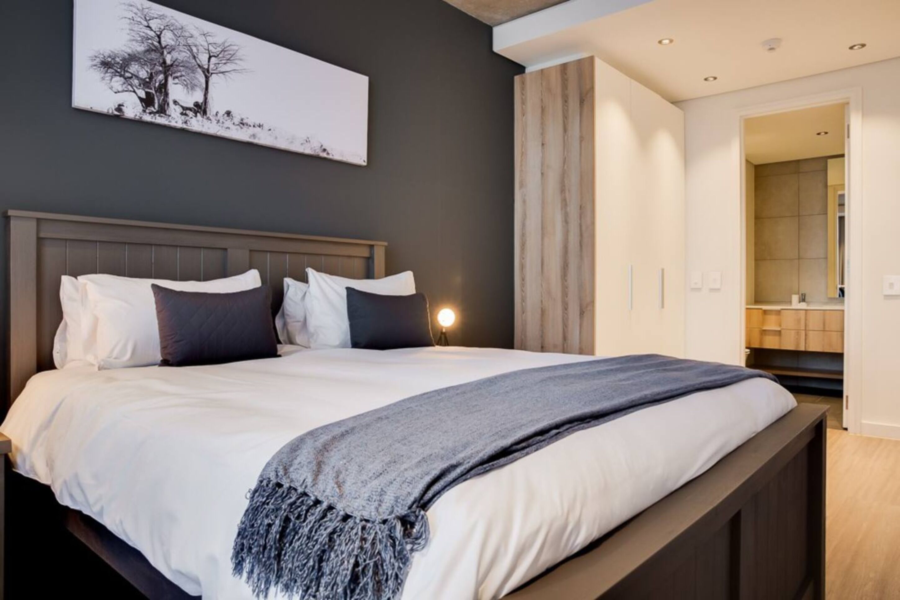 1 chambre, fer et planche à repasser, Wi-Fi gratuit, draps fournis