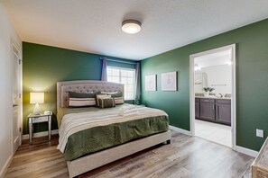 5 bedrooms, iron/ironing board, free internet, bed sheets - Championsgate - Two-Story Home with Free WiFi, Private Pool, and Central AC (Champions Gate)