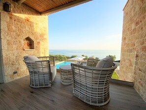 Villa Deluxe, 2 habitaciones, vista a la alberca | Vista del balcón