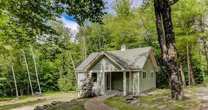 Two-level home near Story Land with deck, firepit & W/D