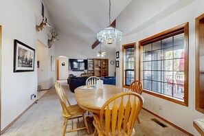 Dining - Dog-Friendly Home w/Deck, Gas Grill, Private Hot Tub, Free WiFi, & Shared Pools (Sunriver)