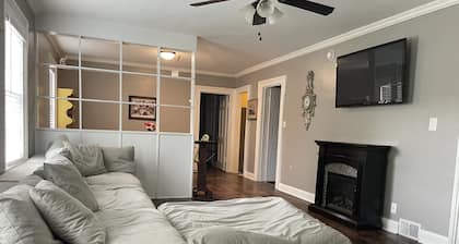 Stay downtown within walking distance of restaurants, shopping, and breweries!