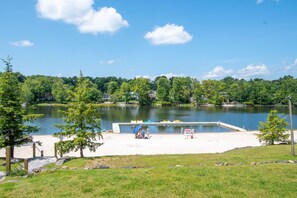 Beach nearby - Perfect Home 🌟 HotTub, GameRoom, Fire-pit, Sleeps16! Near activities🧧 (Tobyhanna)