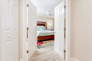 2 chambres, fer et planche à repasser, Wi-Fi gratuit, draps fournis