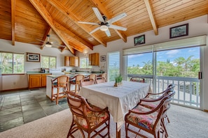 Dining - Walk to Magic Sands Large Home w/ Private Pool, Hot Tub, Terrace & 2 W/Ds (Kailua-Kona)