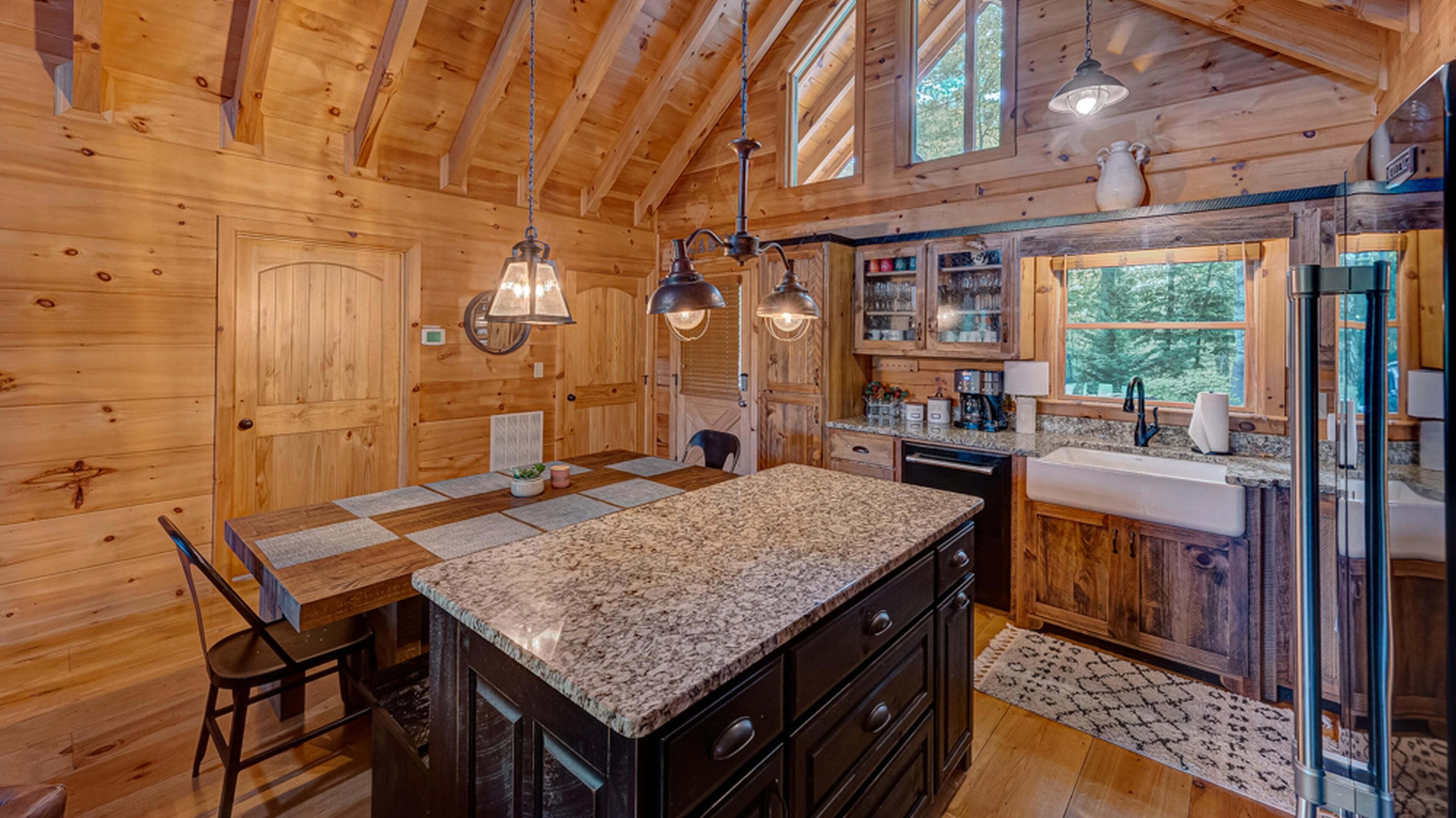 House, 4 Bedrooms | Dining