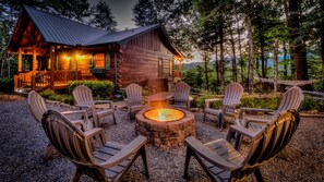 House, 4 Bedrooms | Balcony