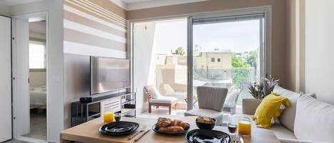 Apartment | Wohnbereich | Flachbildfernseher